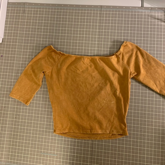 Windsor XS  dark mustard crop top - Picture 2 of 3
